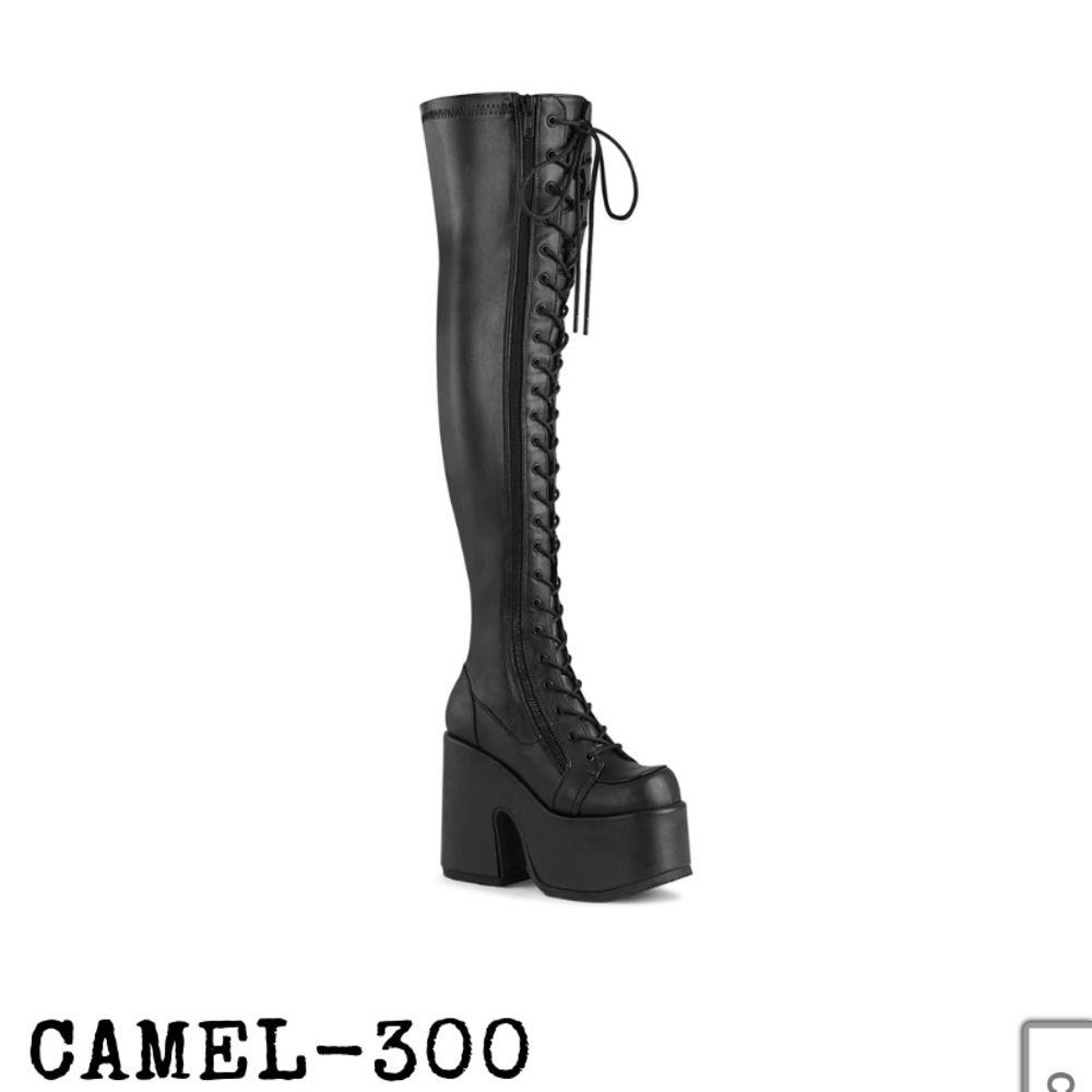 Demonia Camel 300 boots